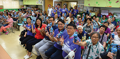 Promoting Back Care Awareness among Seniors 
「愛‧匯聚」外展傳授長者脊骨護理